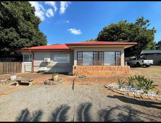 BUSINESS PROPERTY TO RENT IN LYTTELTON MANOR
